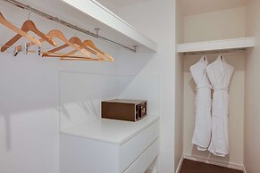 Hilton Surfers Paradise Hotel & Residences