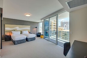 Hilton Surfers Paradise Hotel & Residences
