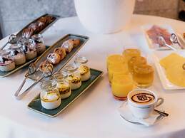 Hilton Surfers Paradise Hotel & Residences