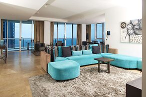 Hilton Surfers Paradise Hotel & Residences