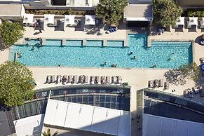 Hilton Surfers Paradise Hotel & Residences