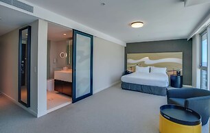 Hilton Surfers Paradise Hotel & Residences