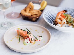 Hilton Surfers Paradise Hotel & Residences