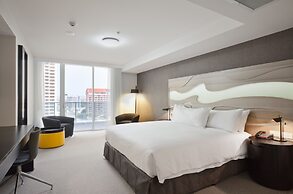 Hilton Surfers Paradise Hotel & Residences