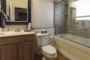 Calhoun House Inn & Suites