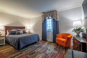 Red Coach Inn