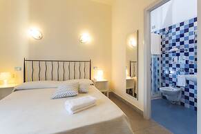 Hotel Nina