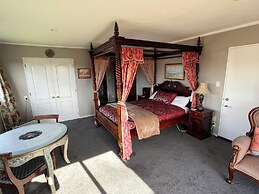 Tudor Manor Bed & Breakfast