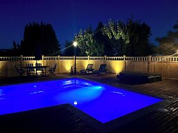 Tudor Manor Bed & Breakfast