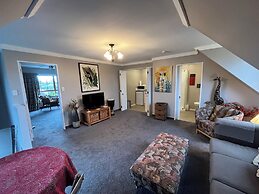 Tudor Manor Bed & Breakfast