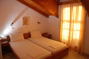 Barbara Studios & Apartments