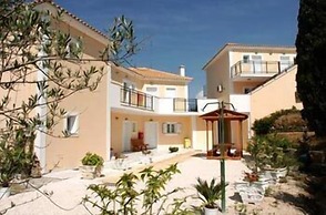 Barbara Studios & Apartments