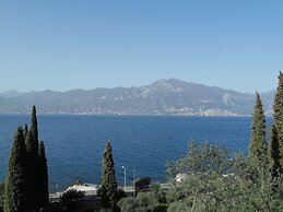 Residence Gardasee Apartments with Lake View