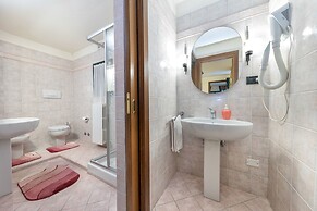 Residence Gardasee Apartments with Lake View