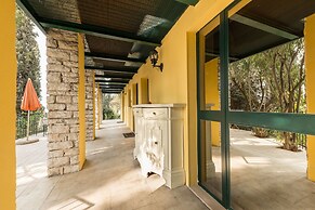 Residence Gardasee Apartments with Lake View