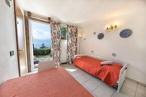 Residence Gardasee Apartments with Lake View