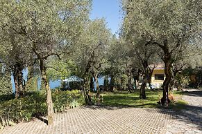 Residence Gardasee Apartments with Lake View