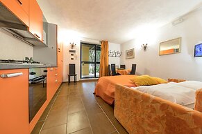 Residence Gardasee Apartments with Lake View