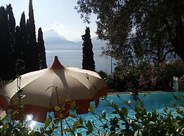 Residence Gardasee Apartments with Lake View