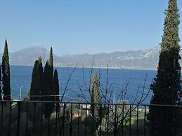 Residence Gardasee Apartments with Lake View