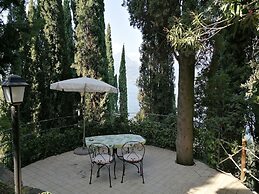 Residence Gardasee Apartments with Lake View