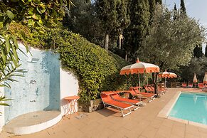 Residence Gardasee Apartments with Lake View