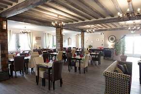 LOGIS HÔTEL LES NYMPHEAS