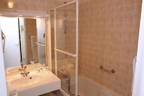 LOGIS HÔTEL LES NYMPHEAS