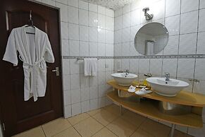 Imperial Royale Hotel