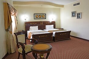 Imperial Royale Hotel