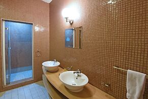 Imperial Royale Hotel