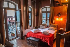 Oikoperiigitis Hotel