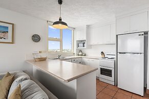 84 The Spit Holiday Apartments