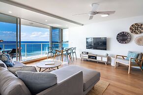 84 The Spit Holiday Apartments