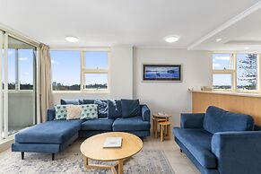 84 The Spit Holiday Apartments