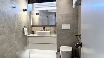 84 The Spit Holiday Apartments