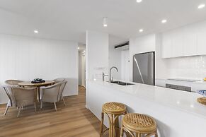 84 The Spit Holiday Apartments