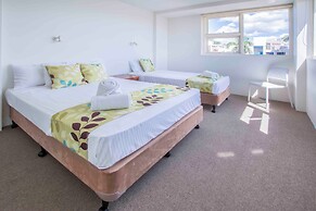 84 The Spit Holiday Apartments