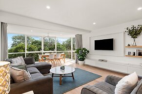 84 The Spit Holiday Apartments