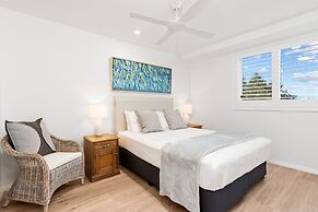 84 The Spit Holiday Apartments