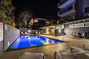 84 The Spit Holiday Apartments