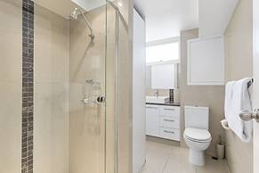 84 The Spit Holiday Apartments