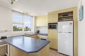 84 The Spit Holiday Apartments