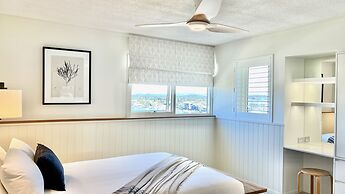 84 The Spit Holiday Apartments