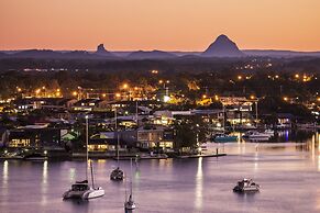 84 The Spit Holiday Apartments