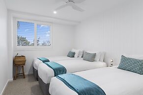 84 The Spit Holiday Apartments