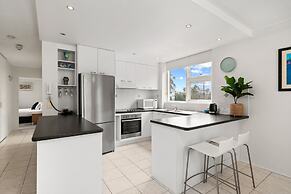 84 The Spit Holiday Apartments