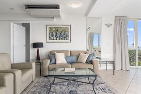 84 The Spit Holiday Apartments