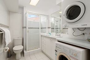 84 The Spit Holiday Apartments