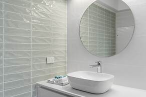 84 The Spit Holiday Apartments